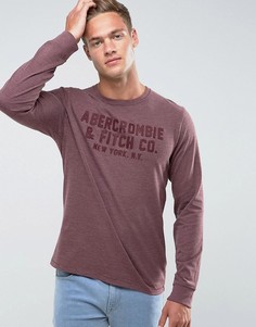 Бордовый узкий лонгслив с принтом Abercrombie &amp; Fitch - Красный