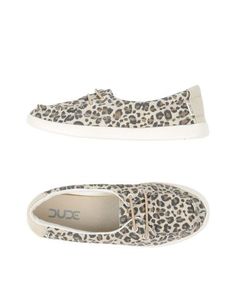 Низкие кеды и кроссовки HEY Dude Shoes