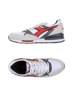 Низкие кеды и кроссовки Diadora