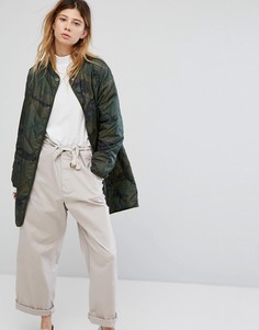 Стеганая куртка с камуфляжным принтом Carhartt WIP - Зеленый