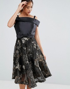 Короткое приталенное платье с открытыми плечами и жаккардовой юбкой Amy Lynn - Черный