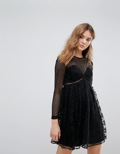 Кружевное платье со складками и сеткой New Look - Черный