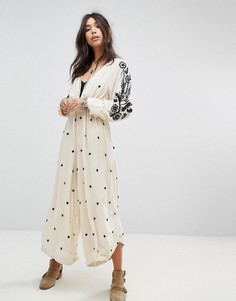 Комбинезон с V-образным вырезом и вышивкой Free People - Кремовый