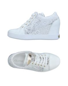Низкие кеды и кроссовки Guess