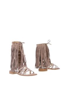 Сандалии Stuart Weitzman