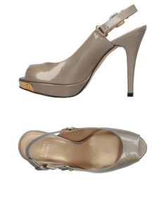 Сандалии Stuart Weitzman