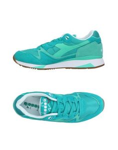 Низкие кеды и кроссовки Diadora