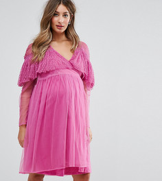 Сетчатое платье с запахом и оборками ASOS Maternity - Розовый