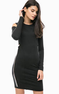 Приталенное платье с вырезом на пояснице MET