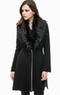 Черное пальто на пуговице MET