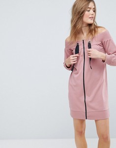 Трикотажное платье с открытыми плечами, молниями и завязками ASOS - Розовый
