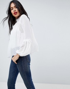 Свободная блузка с высоким воротником ASOS - Кремовый