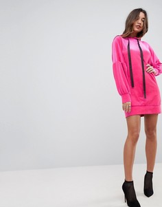 Бархатное платье с капюшоном и контрастными завязками ASOS - Розовый