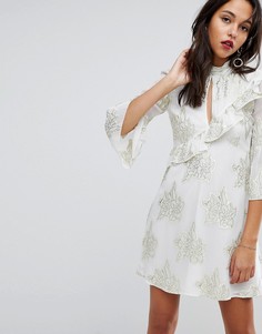 Платье А-силуэта с оборками и принтом металлик Miss Selfridge - Мульти