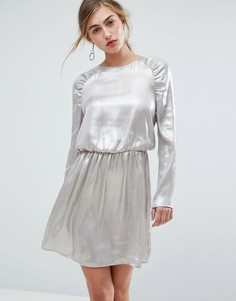 Платье мини с длинными рукавами и сборками на плечах Ivyrevel - Серебряный