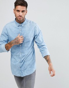 Светлая джинсовая рубашка с эффектом брызг краски New Look - Синий