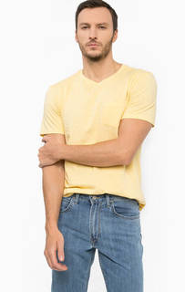 Желтая футболка с карманом Lee
