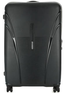 Черный пластиковый чемодан на колесах American Tourister