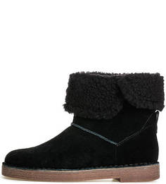 Черные замшевые полусапоги Clarks