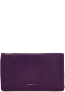 Фиолетовый кожаный клатч с откидным клапаном Coccinelle