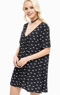 Платье на пуговицах с глубокими вырезами Glamorous