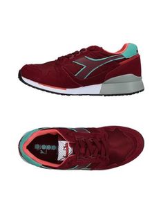 Низкие кеды и кроссовки Diadora