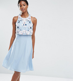 Платье миди с цветочной 3D отделкой на кроп-топе ASOS PETITE - Синий