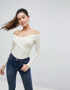 Трикотажный топ со спущенными плечами и перекрестом спереди Missguided - Кремовый