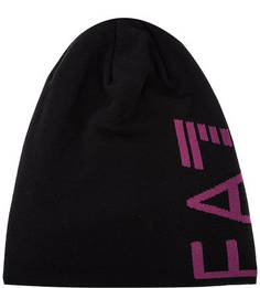 Черная шапка с логотипом бренда EA7