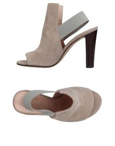 Сандалии Stuart Weitzman