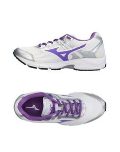 Низкие кеды и кроссовки Mizuno