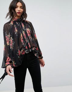 Струящаяся блузка с цветочным принтом и высоким воротом ASOS - Мульти