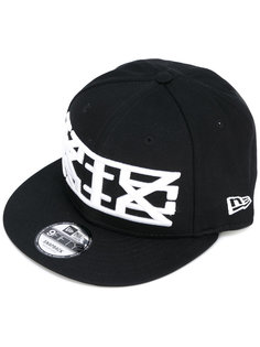 кепка с вышивкой логотипа KTZ