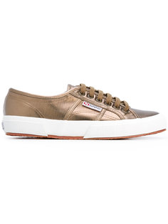 классические кеды со шнуровкой Superga