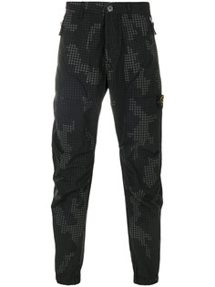 брюки с камуфляжным принтом Stone Island