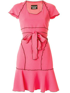 платье с контрастной отделкой и поясом  Boutique Moschino