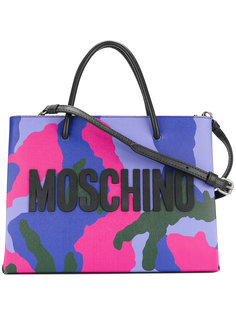 сумка через плечо с камуфляжным узором и логотипом Moschino