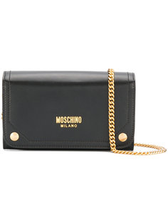 клатч с фирменной бляшкой Moschino