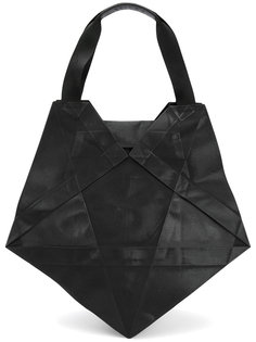 стилизованная сумка на плечо 132 5. Issey Miyake