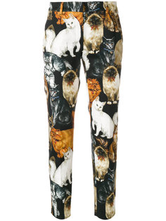 укороченные брюки с рисунком из котов Dolce &amp; Gabbana
