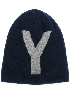 шапка с буквой Y Ys Y`s