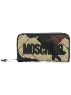 кошелек с камуфляжным рисунком и круговой молнией Moschino