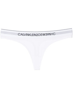 ьрусы с логотипом Calvin Klein