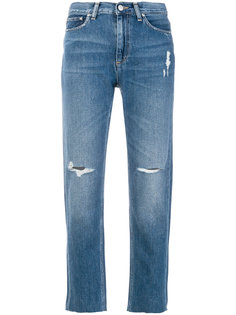 укороченные джинсы с рваными деталями Carhartt