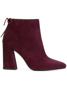 ботильоны Grandiose с заостренным носком Stuart Weitzman