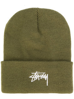 шапка с вышитым логотипом Stussy