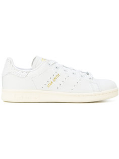 кроссовки с эффектом змеиной кожи Adidas