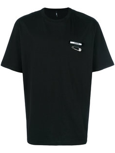 футболка с булавкой и логотипом Versus