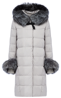 Пальто на искусственном пуху с отделкой мехом чернобурки La Reine Blanche