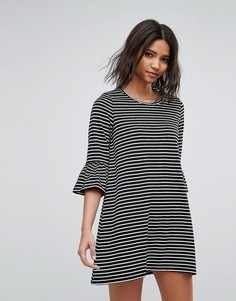 Платье А-силуэта в полоску с расклешенными рукавами Vero Moda - Черный
